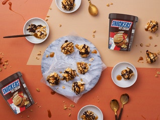 Vue à vol d'oiseau de SNICKERS Frozen Mini Bites